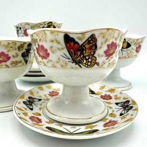 Service à dessert vintage sur piédestal en porcelaine, papillons dorés, Bijoux Terner image 1