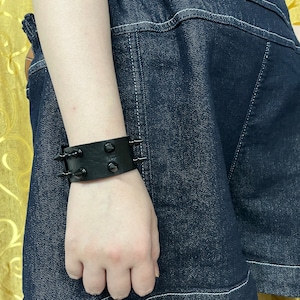 Fashion Handmade Punk Personalized Sharp Rivet Leather Bracelet Wrist Guard