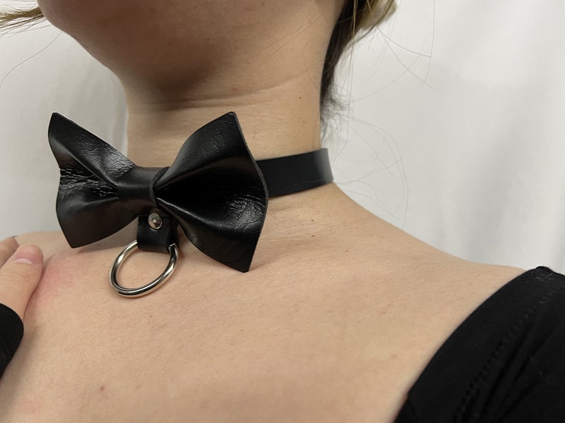 neck tie choker