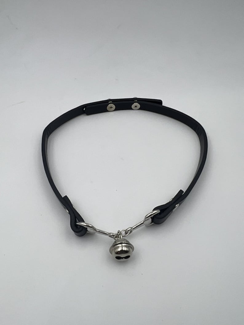 Handgjord gotisk läderklocka: Halsband i mörk stil Black+Silver Bell