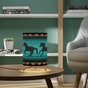 Western Tripod Lamp with High-Res Printed Shade, USCA plug/Home Decor/Lamps/Home Accessories/Lighting