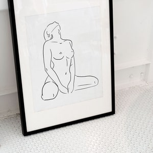 Naked woman | Fine line art print | Female figures | Woman wall art | Abstract woman body | Minimal woman art | Digital print