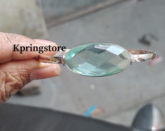 Brazalete de plata con topacio azul hecho a mano: piedra ovalada, joyería bohemia