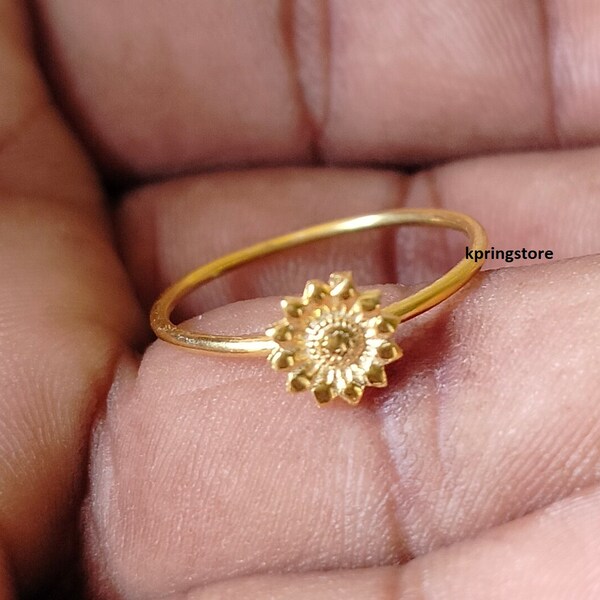 1 achat, 1 cadeau offert, bague lotus plaquée or 18 carats, bague fleur de lotus, bague empilable minimaliste, bague faite main, cadeau forme lotus, cadeau de fiançailles