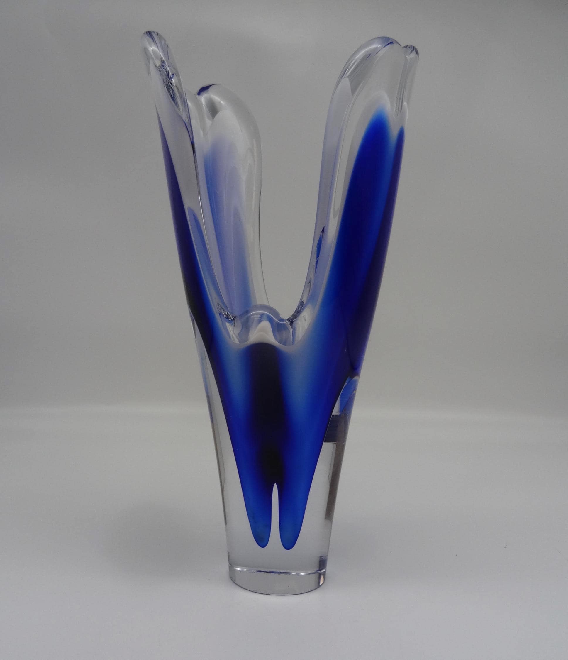 工芸品 Swedish Flygsfors art glass Coquille Flygsfors Coquille Cobalt Blue Cased Blown Art Glass Bowl