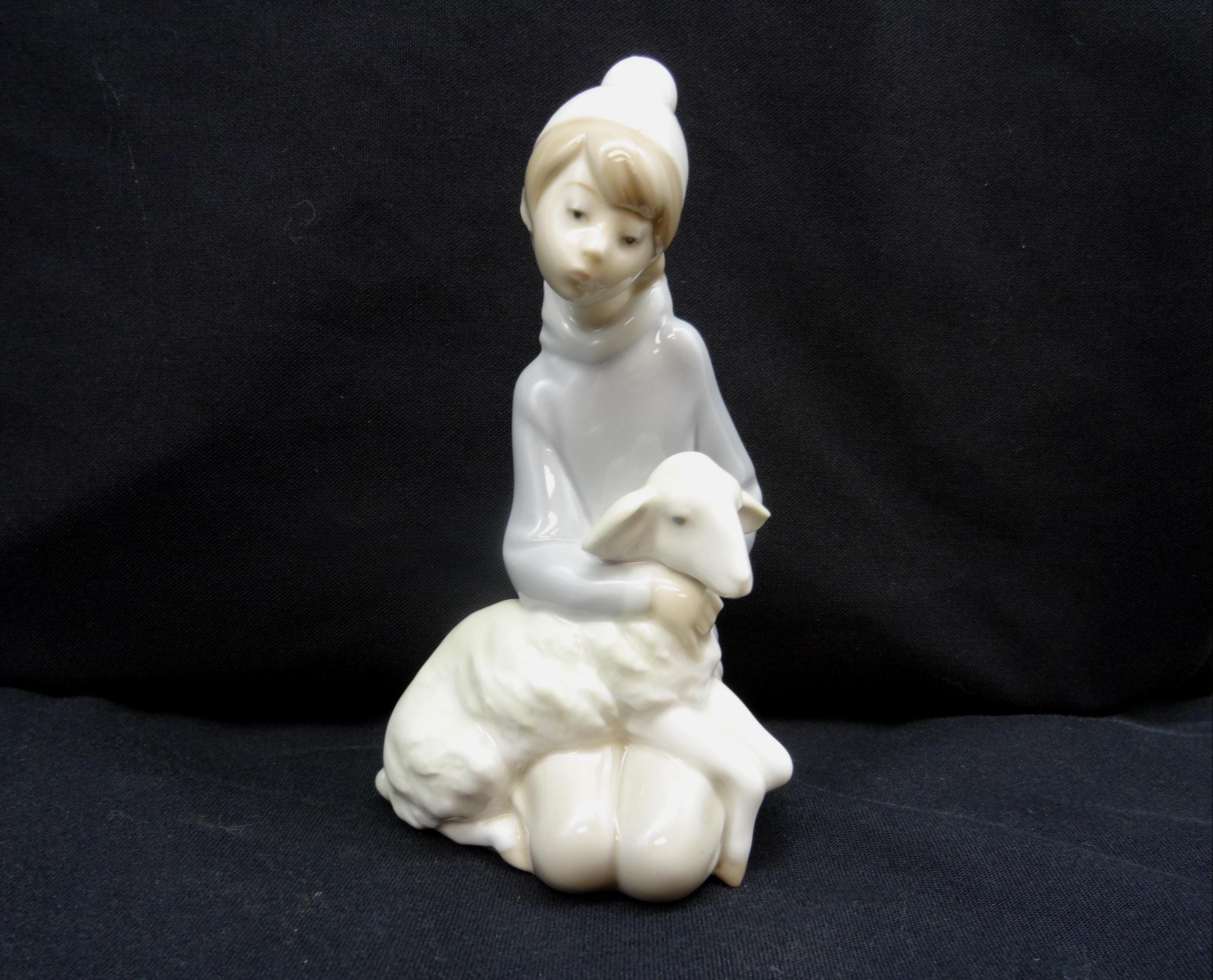 * antique sheep ✵ * 水色リボンと鈴をつけた小さな 羊さん Blue Lamb Figurine - Etsy