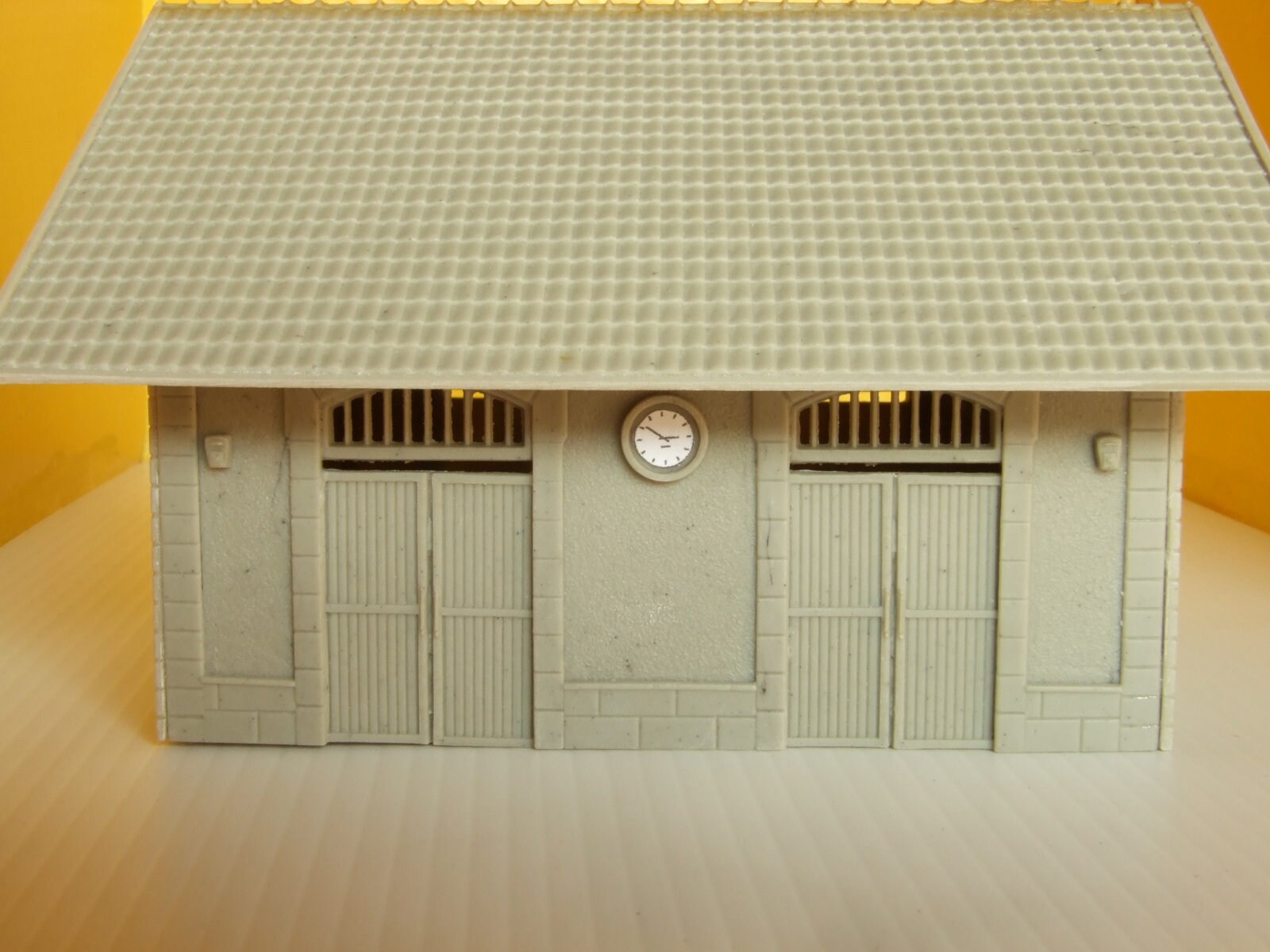 Kit Tren Escala Ho Kit De Maqueta Casillo Ferroviario Italiano FS Escala HO 1:87 - Sin Montar, Color Gris, Marca Krea Modelo Trenes Italianos Fs