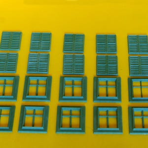 HO - 1:87 Finestre verdi rettangolari + persiane per edificio pz.20-Krea