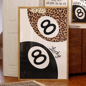 Lucky 8 Ball Leopard Print Retro Lucky Girl Poster Funky Ästhetischer Druck für Wohnung Retro Handgezeichnete Wandkunst Sofortiger digitaler Download