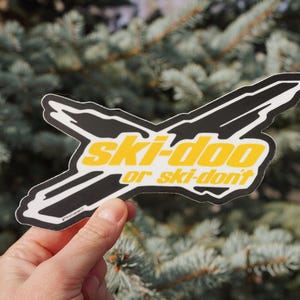 thumbnail interactive-video image 1 of Polaris Checkered Flag Snowmobile Decal - Vinyl Window Sticker 1 of 3