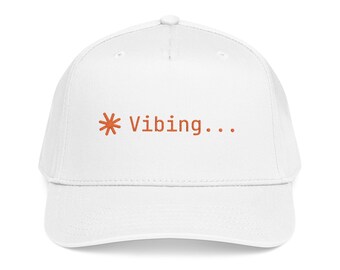 Cappello da spiaggia Vibing Claude Code - Cappellino da programmazione AI Vibe per sviluppatori