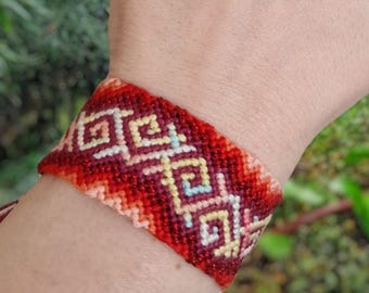 Pulsera de la amistad anudada, regalo único hecho a mano, accesorios brillantes y relucientes, patrón de meandro.