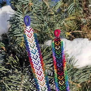 Knotted Friendship Bracelet, Handmade Accessories, Unique gift, Rainbow Color Scale, Hippie Boho Design, Elegant Jewelry