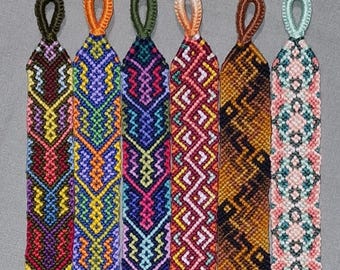 Pulsera de la amistad anudada, accesorios hechos a mano, regalo único, pulseras de hilo de colores, regalo para ella, joyería hippie bohemia.