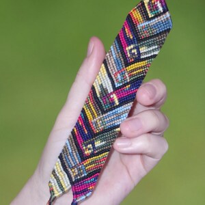 Knotted Friendship Bracelet, Handmade Unique Gift, Embroidery Thread Accessories, Variegated Colors, Chevron Pattern, Color Changing Effect