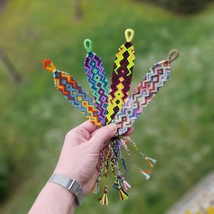 Knotted Friendship Bracelet, Colorscale Embroidery Thread, Boho Hippie Style