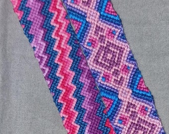 Pulsera anudada / Pulsera de la amistad / Hecha a mano / Regalo único / Accesorios / Joyas / Zig Zag / Vibraciones de los 80 / Patrón de escalera