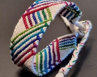 Pulsera anudada / Pulsera de la amistad / Hecha a mano / Regalo único / Accesorios / Efecto metálico / Joyería elegante