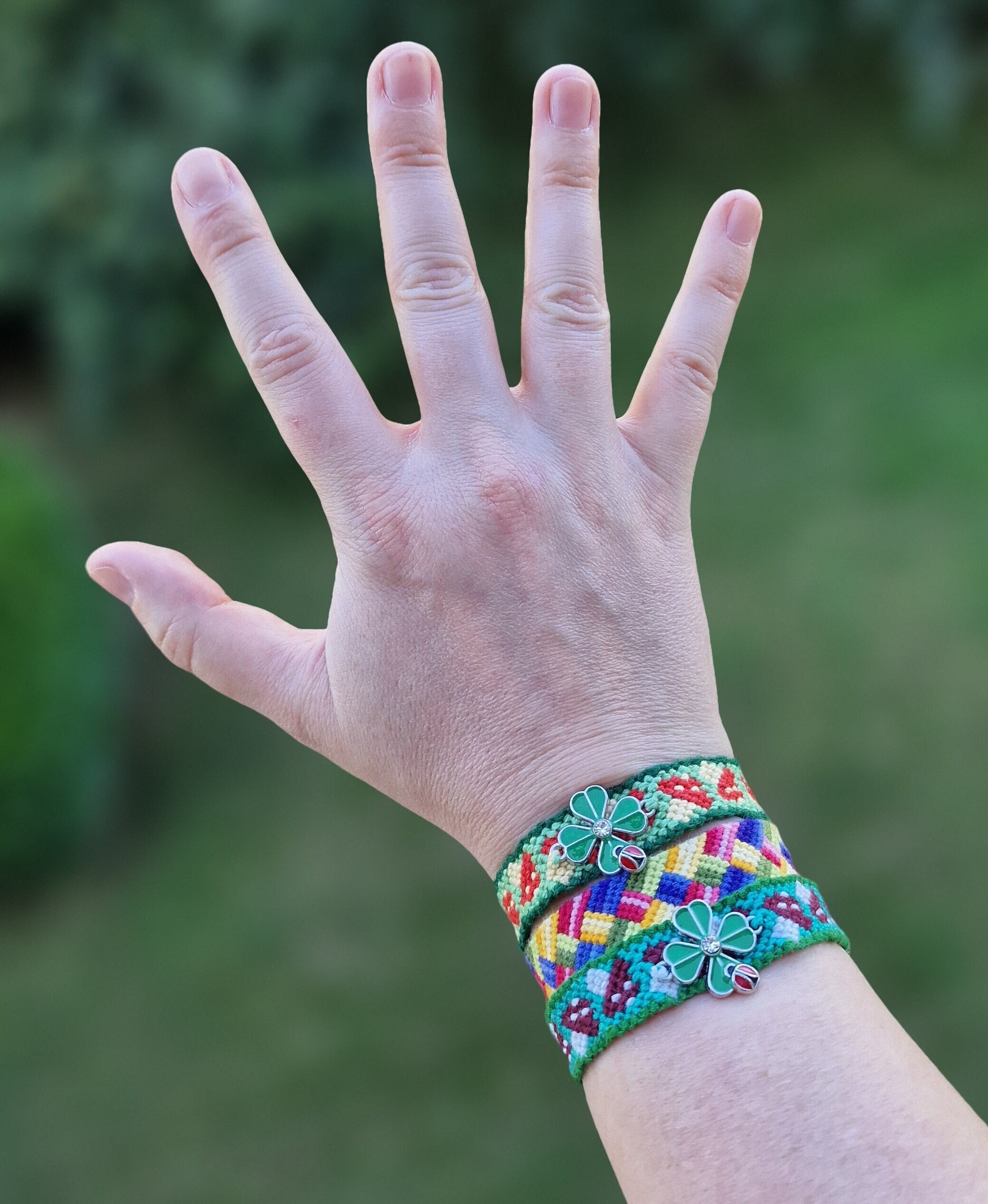Bracciale Portafortuna Con Coccinella FUSTMW – Perline Naturali, Elastico, Regalo Per Donna