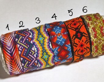 Pulsera de la amistad anudada, regalo único hecho a mano, accesorios, araña de Halloween, patrón de espina de pescado, joyería hippie bohemia.