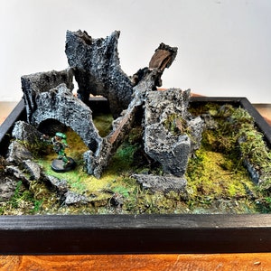 Ruins of a House diorama, mini display, display shelf, diorama, handmade, display, shelf for minis, art, diorama for minis, diorama art,