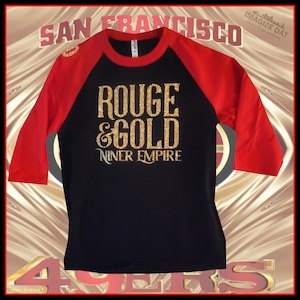 Camiseta de béisbol negra/roja 49er&#39;s Glitter &#39;Rouge & Gold Niner Empire&#39; (Unisex)