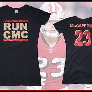Christian McCaffrey &#39;RUN CMC&#39; Camiseta negra (Mujer) GLITTER