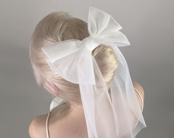 Bridal Hair Bow Light Ivory Color, Soft Tulle With Hair Comb - Alternative Wedding Veil, Minimalistic Veil