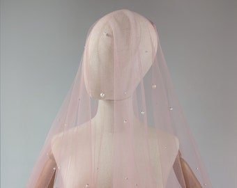 Velo da sposa rosa cipria: tulle con perle e pettine oro rosa