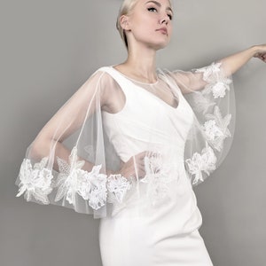 Cape de mariée florale : couvre-vêtements de mariée en tulle ivoire et jonquilles brodées