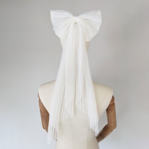 Pleated Tulle Bridal Bow, Ivory Color, Alternative Wedding Veil - Wedding Bow With Hair Comb