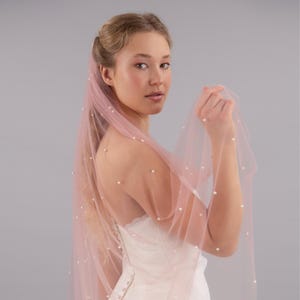 Blush Rose Wedding Veil With Pearls, Blush Pink Color Fabric, White Pearl Veil - Scattered Pearls, Rose Gold Color Bridal Comb