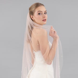Blush Pink Pearl Wedding Veil, Blush Color Fabric, White Pear Veil - Scattered Pearls, Rose Gold Color Bridal Comb