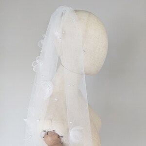 Blossom Pearl Wedding Veil: Sparkly Organza Flower Bridal Veil
