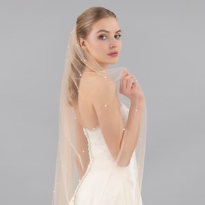 Dark Champagne Blush Wedding Veil With Pearls, Warm Blush Color Fabric, White Pearl Veil - Scattered Pearls, Gold Color Bridal Comb