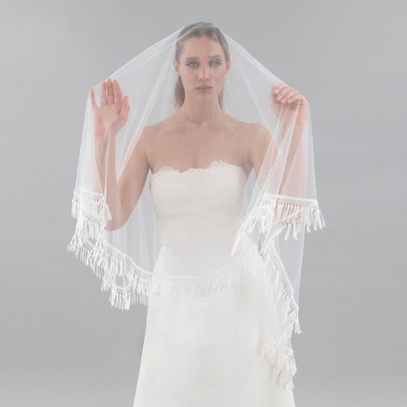 Boho Ivory Tassel Trim Veil: Two Tier Bridal Veil With Comb  display picture 1