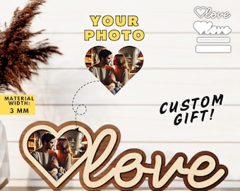 Cadre photo couple personnalisé SVG, cadre photo coeur en bois en bois SVG, fichier de coupe cadeau Couple personnalisé, fichier de coupe Saint Valentin, support de mariage SVG