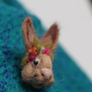 Brooches, Pins & Clips, Handmade 100% Wool Felt Rabbit Brooch, Bridesmaid, Christmas, Birthday Gift,Easter Beż