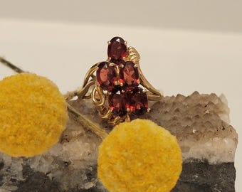 Vintage 14K Yellow Gold 1960s Garnet Ring