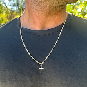 18K kruisketting heren, katholieke ketting, kruisketting, religieuze ketting, gouden kruisketting heren, herenaccessoires, herensieraden