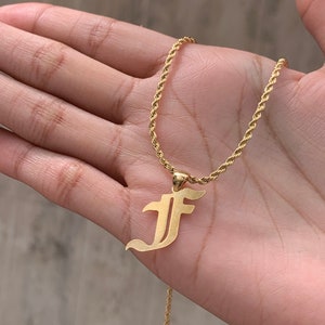 Collar de guión inicial para hombre relleno de oro de 18 quilates, collar de letras personalizado para él, cadena de cuerda, regalo para novio, cadena de capas de Fígaro