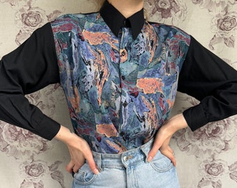 Blusa negra vintage con estampado abstracto azul, camisa retro de mujer