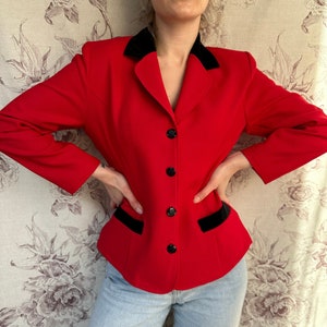 Blazer rojo vintage con detalles de terciopelo negro, elegante chaqueta de mujer de los años 90 imagen 1