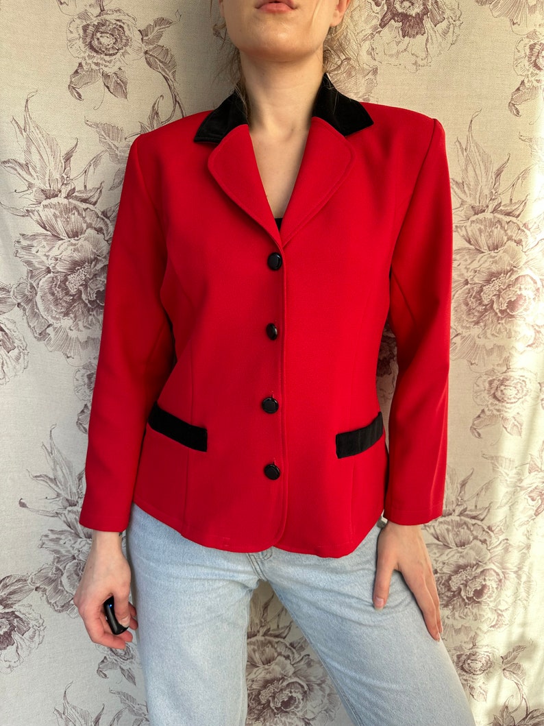 Blazer rojo vintage con detalles de terciopelo negro, elegante chaqueta de mujer de los años 90 imagen 5