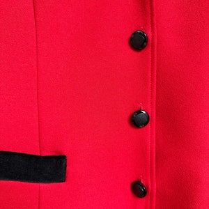 blazer rouge vintage avec détails en velours noir, veste pour femme élégante des années 90 image 9