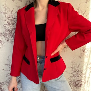 Blazer rojo vintage con detalles de terciopelo negro, elegante chaqueta de mujer de los años 90 imagen 3
