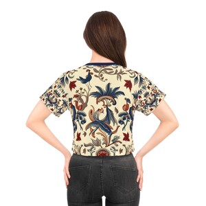 Discover the Toile de Jouy trend: the must-have women's crop t-shirt of the season image 4