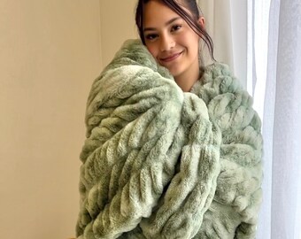 Plush Green minky blanket, thick soft green minky blanket, green blanket, minky throw blanket, soft blanket