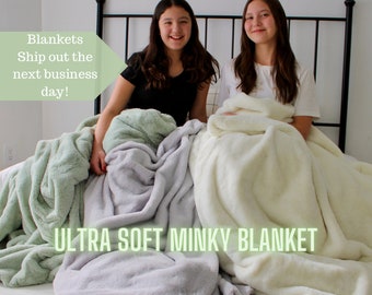 Pluche minky dekens, zachte minky deken, witte minky deken, groene minky deken, dikke gezellige deken, knusse deken, namaakbont deken