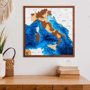 Carte de profondeur de l'Italie 3D en bois - Décoration murale multicouche 50 x 50 cm